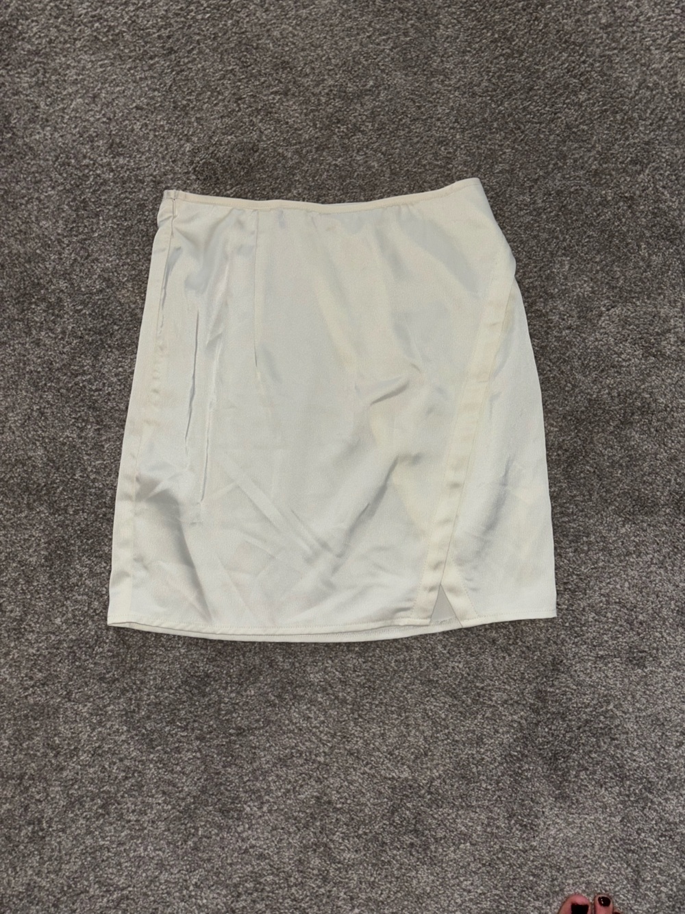 Size 2 PrettyLittleThing Cream Mini Skirt